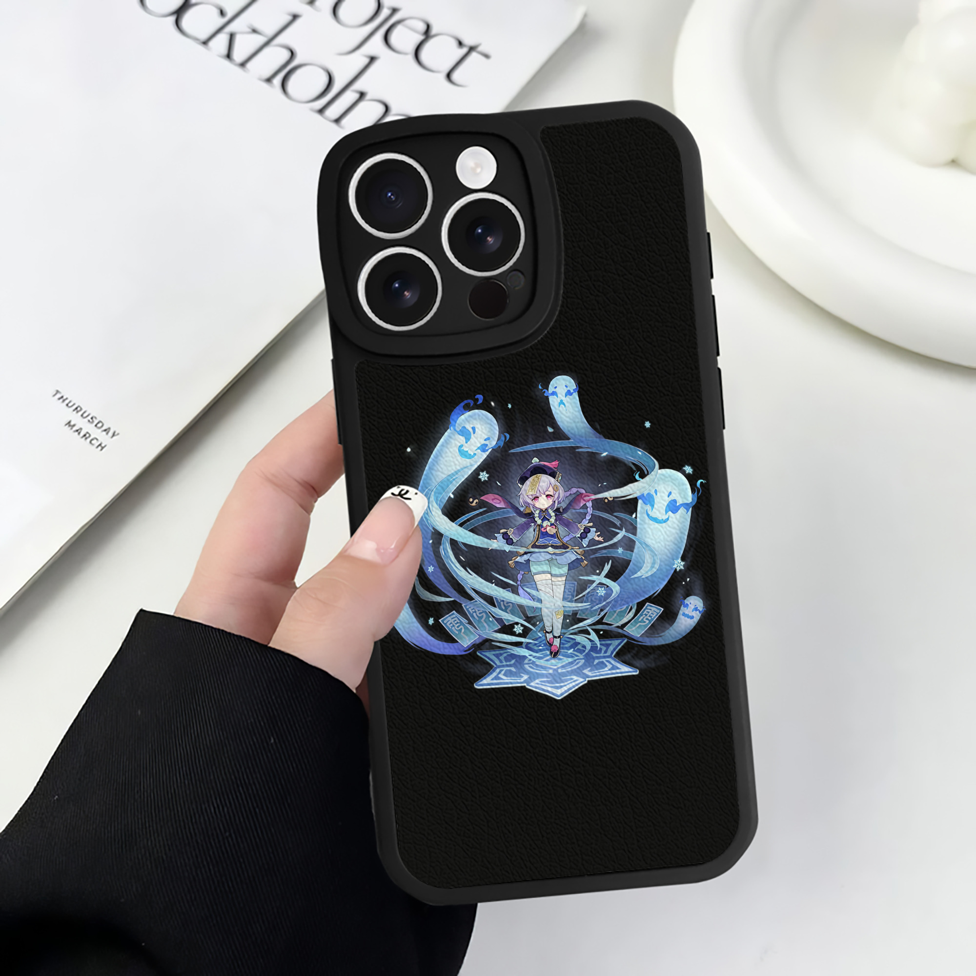げんし神 七七 なな  genshin Nana 【iPhone 16シリーズ対応】シリコンスマホケース（レザー調） 材質：シリコン